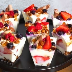 Mini Kupta Granola (Süzme yoğurt ile brilikte)